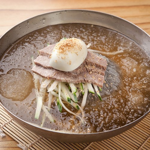 Món miến lạnh Hàn Quốc thanh mát cả nước súp 국물까지 시원한 냉면