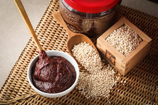 Gochujang (고추장 – tương ớt) – Gia vị đặc biệt đến từ kỹ thuật lên men độc đáo của người Hàn Quốc