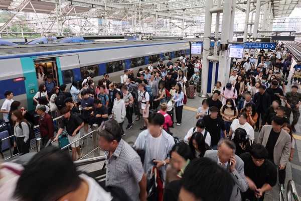 Cán mốc 1 tỷ hành khách đi tàu cao tốc KTX sau 19 năm (KORAIL)