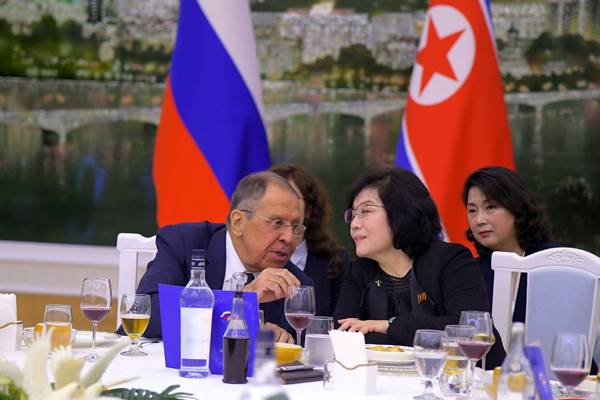 Ngoại trưởng Bắc Triều Tiên cho rằng Hàn-Mỹ-Nhật không có quyền can thiệp vào giao dịch vũ khí Nga-Triều Tiên