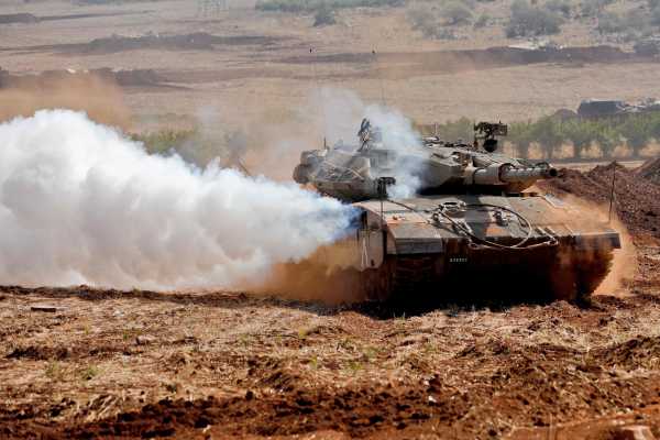 Quân đội Israel tấn công bất ngờ vào bên trong Dải Gaza giữa đêm