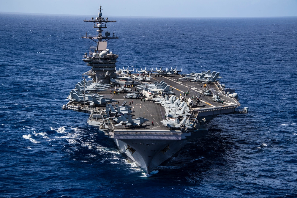 Hình ảnh tàu sân bay hạt nhân Mỹ Carl Vinson cập cảng Hàn Quốc