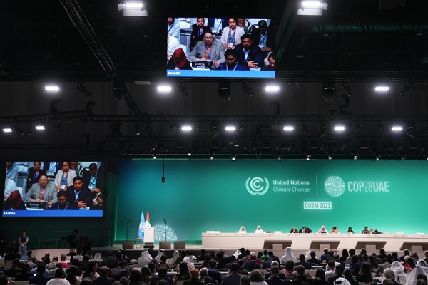 COP28 đạt thỏa thuận về chuyển đổi khỏi nhiên liệu hóa thạch