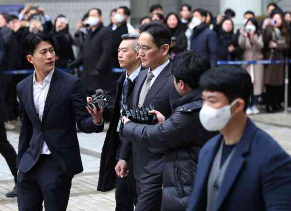 Tòa án sơ thẩm tuyên Chủ tịch Samsung Lee Jae-yong trắng án