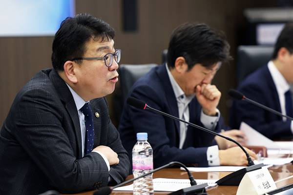 Hàn Quốc và Anh khởi động đối thoại cấp cao về năng lượng sạch